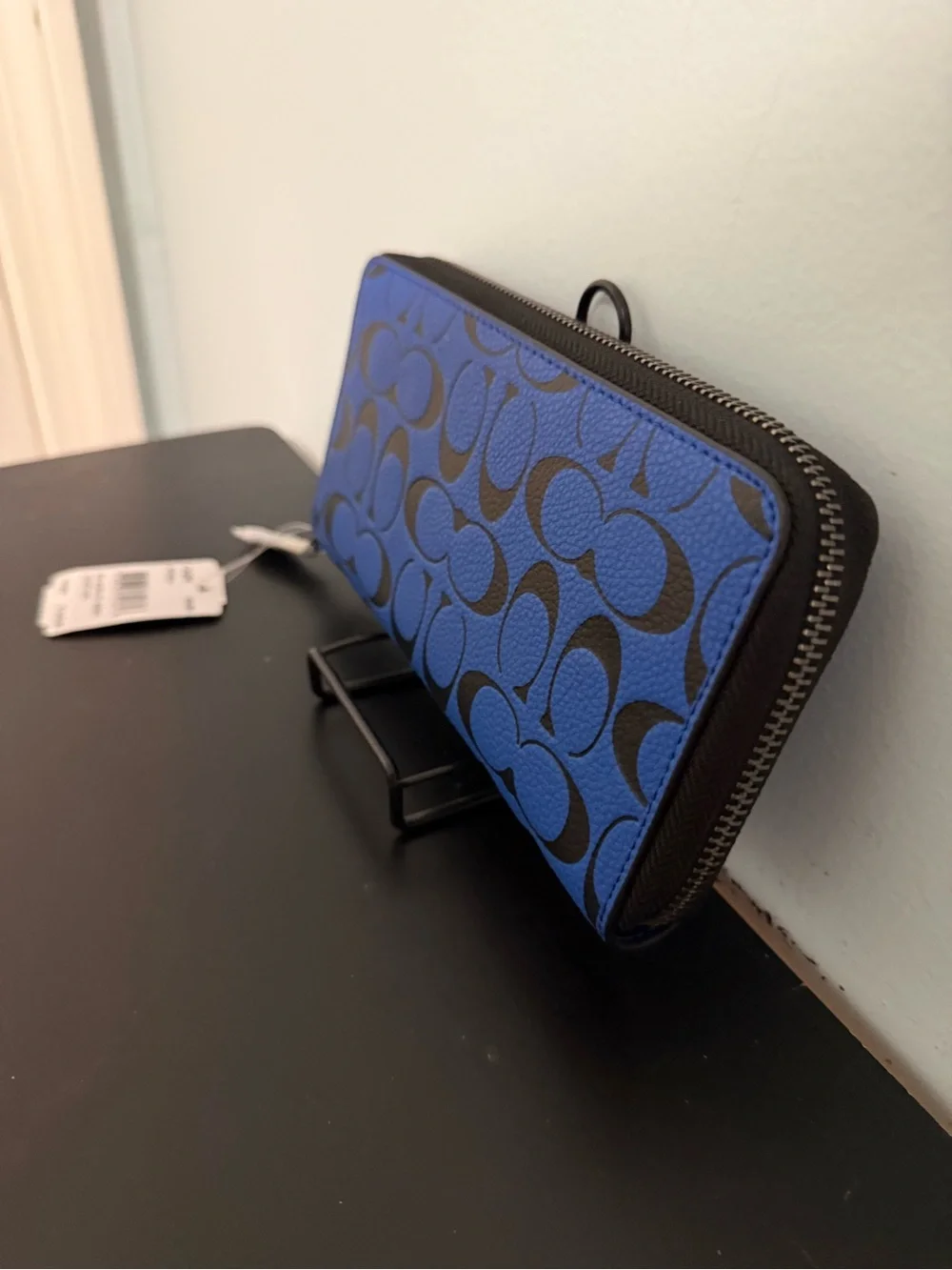 Coach Signature Zip Wallet in Blue/Black stunning! NWT